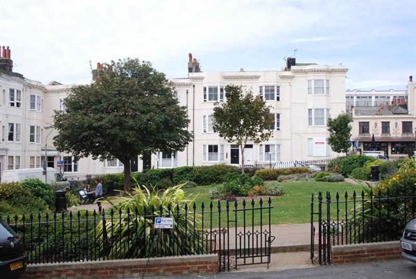 Clarence Square, Brighton, BN1 2ED