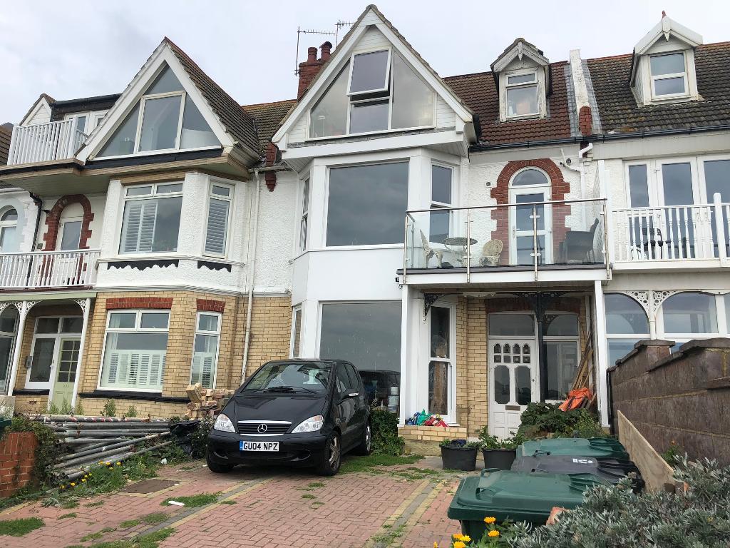 Kingsway, Hove, East Sussex, BN3 4LJ