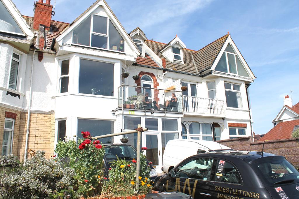 Kingsway, Hove, East Sussex, BN3 4LJ