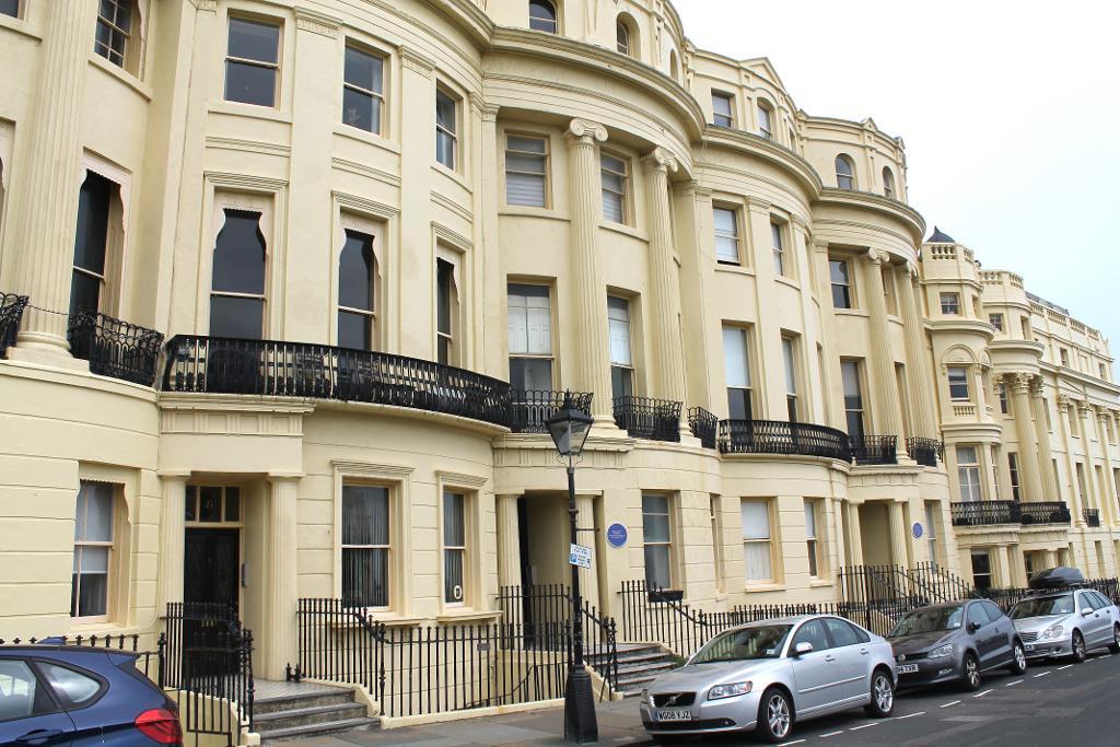 Brunswick Square, Hove, BN3 1EG