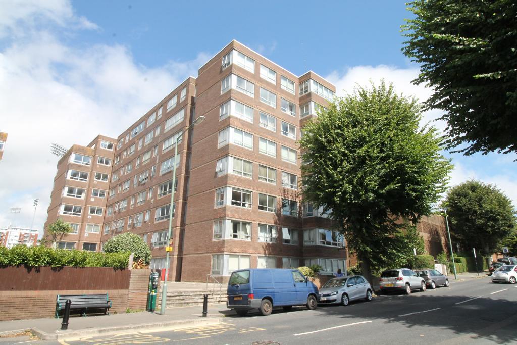 Sussex Court, Eaton Road, Hove, East Sussex, BN3 3AS