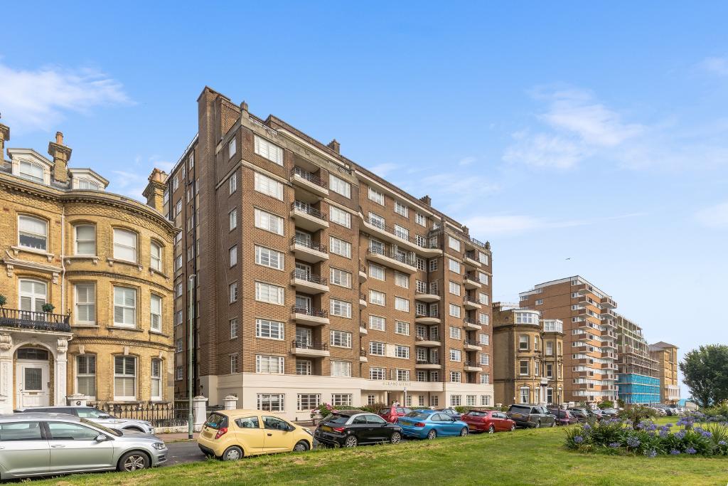 Grand Avenue, Hove, BN3 2LE