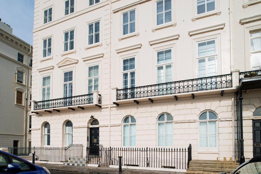 Adelaide Crescent, Hove, BN3 2JL