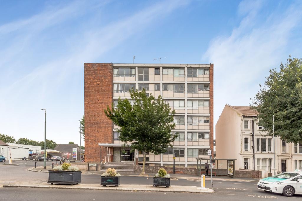 2 Bedroom Purpose Built Apartment For Sale in Cliftonville Court
