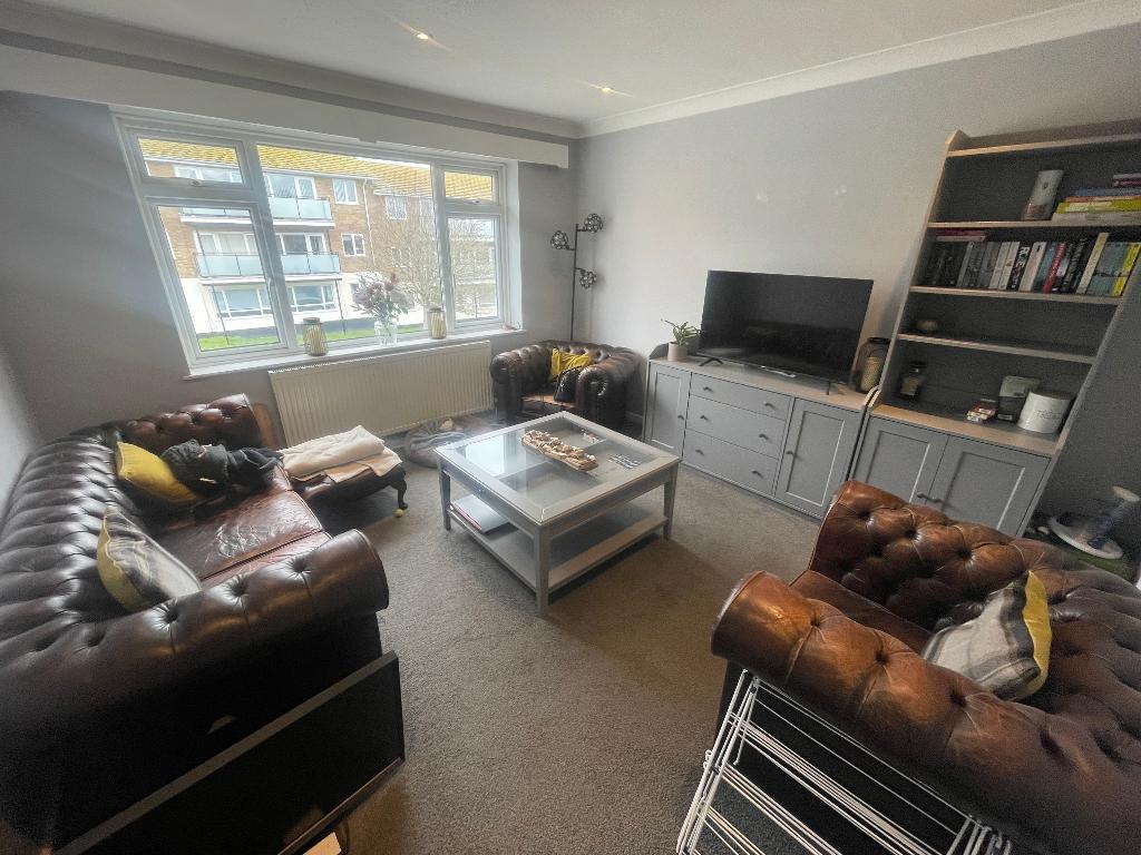 Lustrells Vale, Saltdean, BN2 8FB