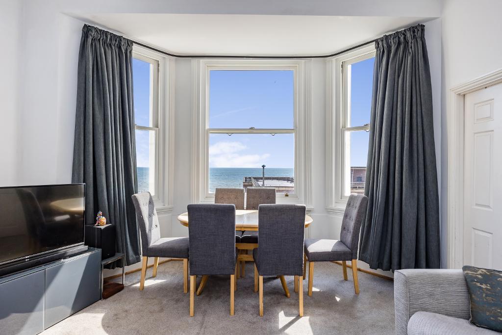 2 Bedroom Converted Apartment For Sale in St Aubyns Gardens, Hove, BN3 2TA HW Estate Agents