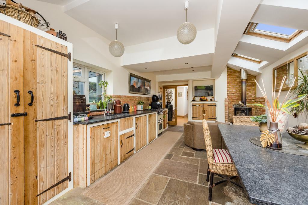 4 Bedroom SemiDetached House For Sale in Upper Shoreham Road, Shoreham