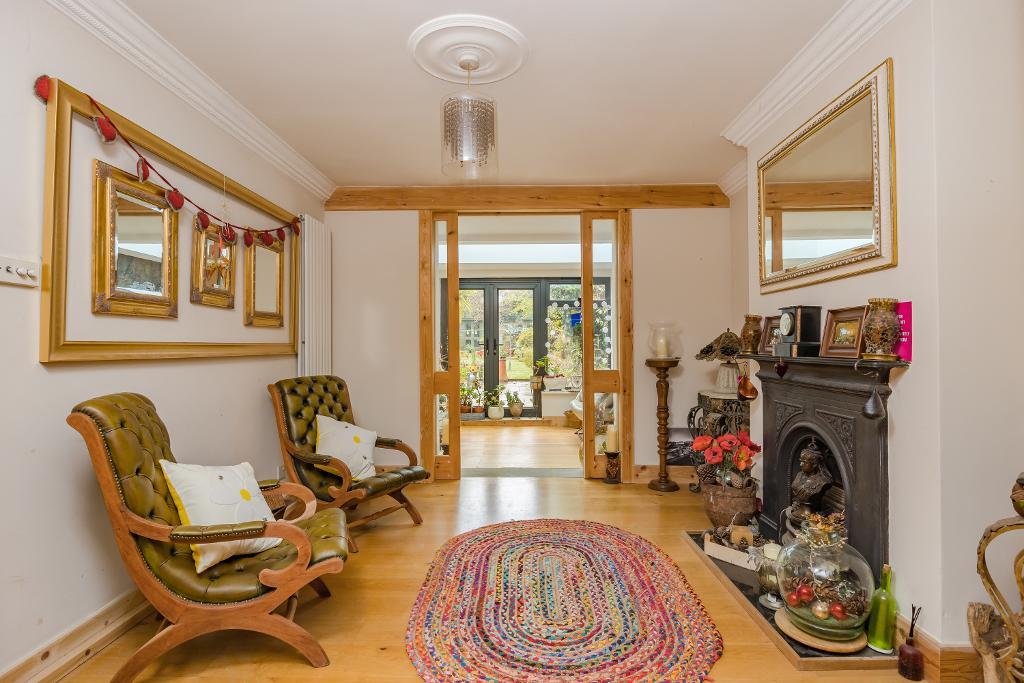 4 Bedroom SemiDetached House For Sale in Upper Shoreham Road, Shoreham