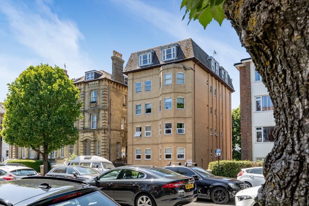 Fourth Avenue, Hove, BN3 2PH
