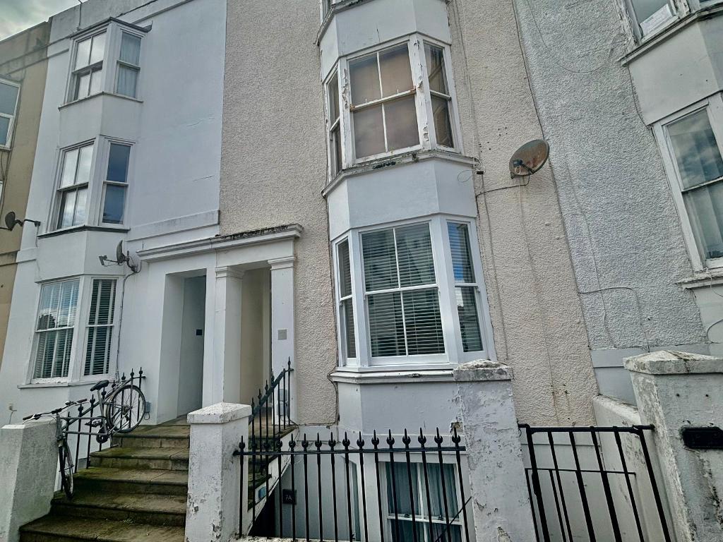 Farm Road, Hove, BN3 1FB