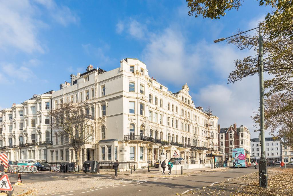 Palmeira Avenue Mansions, Church Road, Hove, BN3 2FA