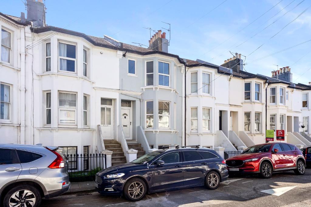 Montgomery Street, Hove, BN3 5BD