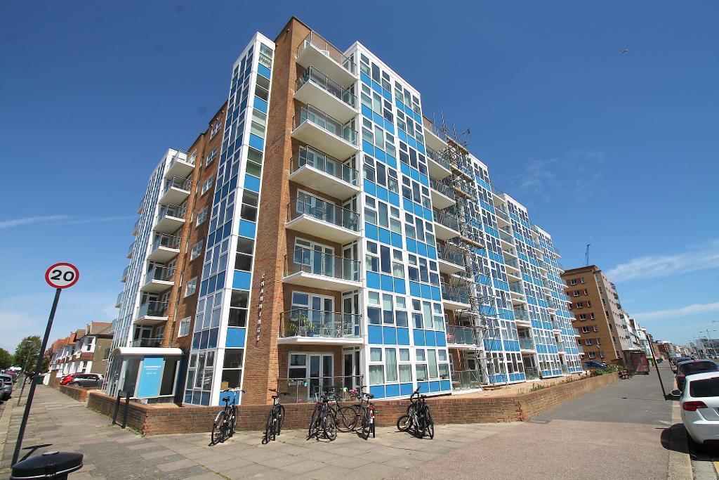 Kingsway, Hove, BN3 4FT